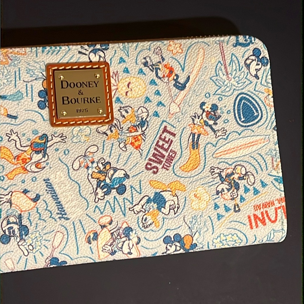 Dooney Disney Hawaii Aulani 2021 Wallet - Picture 4 of 9